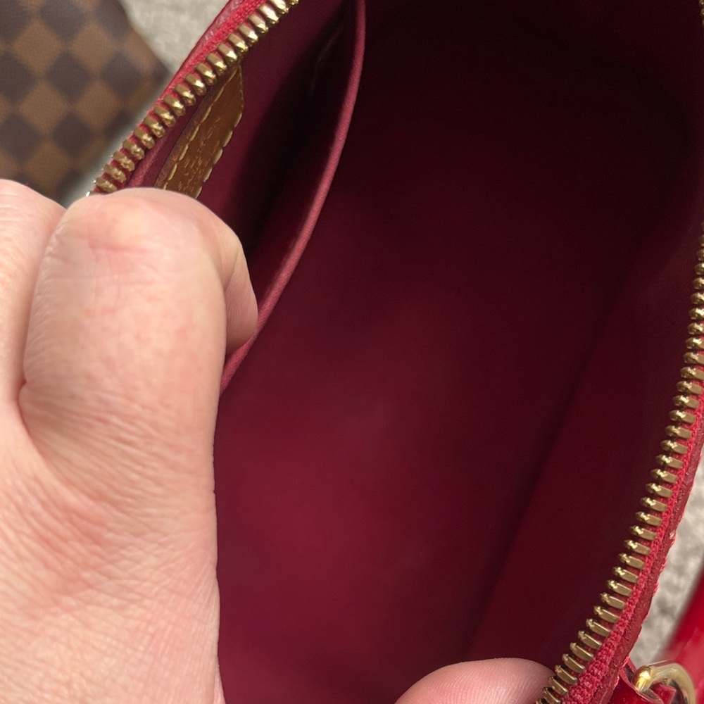 Louis Vuitton Alma BB Vernis Red - Picture 7 of 9